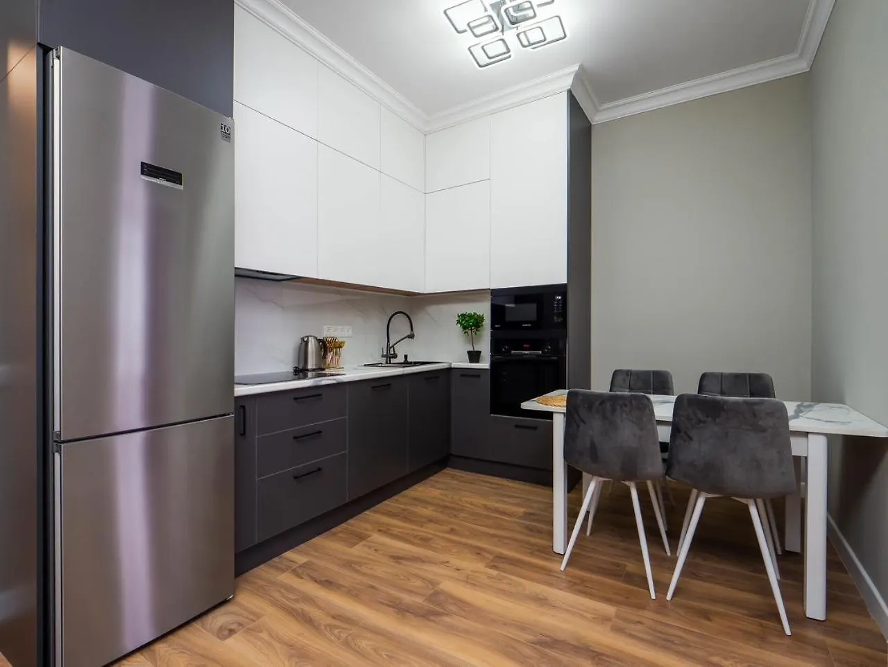 Four Season Apartment Алматы 0*,