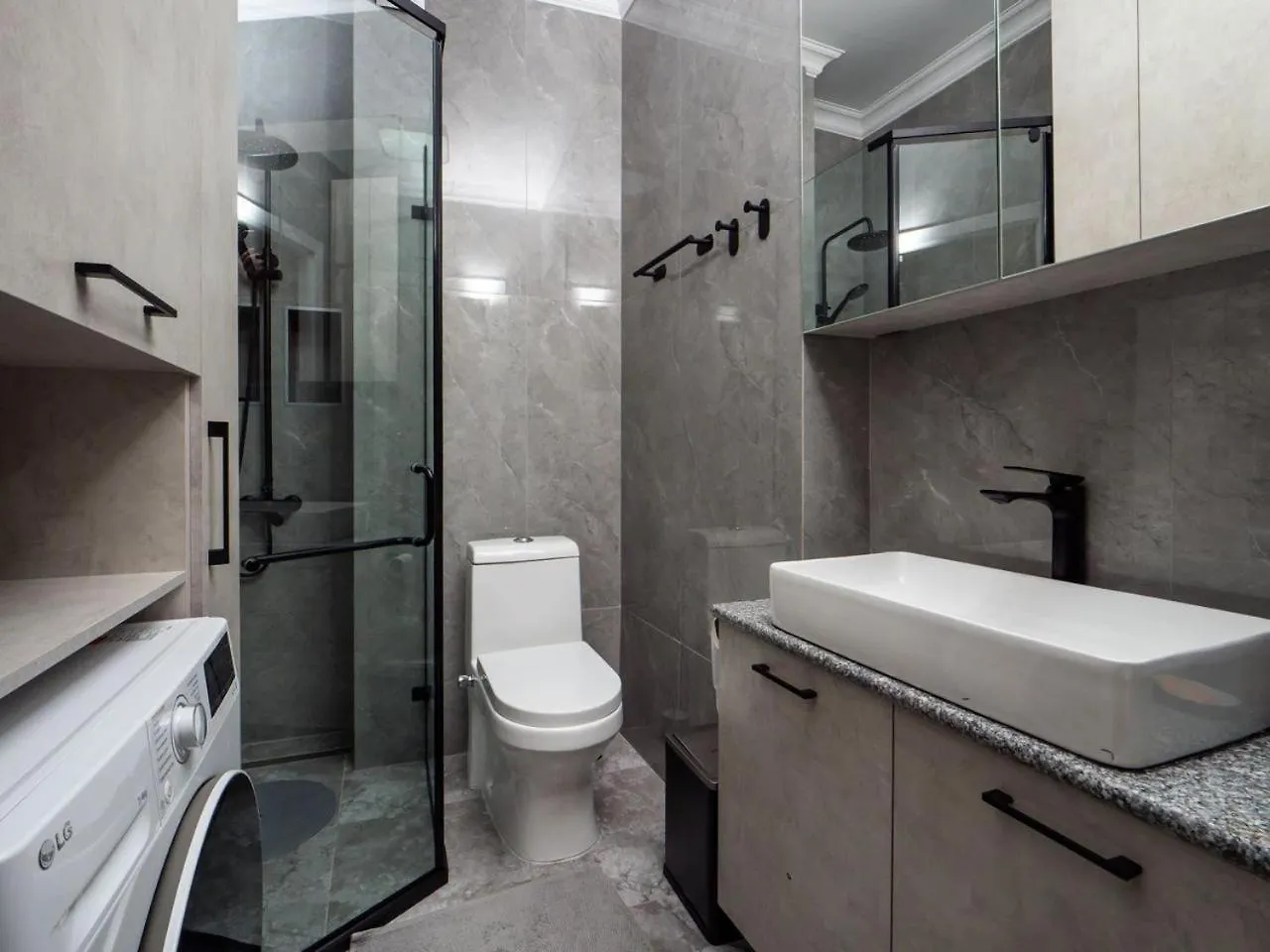 Four Season Apartment Алматы 0*,