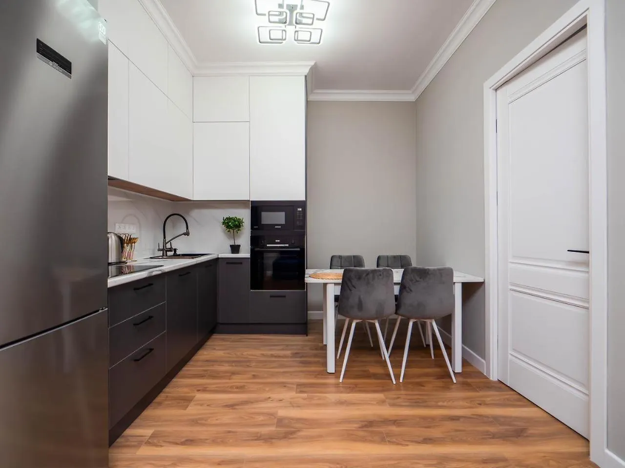 Four Season Apartment Алматы 0*,  Казахстан